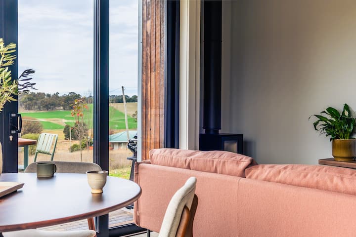 Fiora Estate: 
Luxury Self Contained - Laggan Nsw - Crookwell