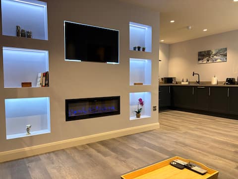 Top Airbnb: Stay Sapphire in The Glens