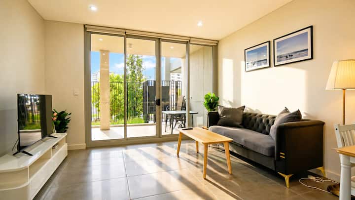 Olympic Park 3b | Courtyard 2 Baths + Parking - Qudos Bank Arena