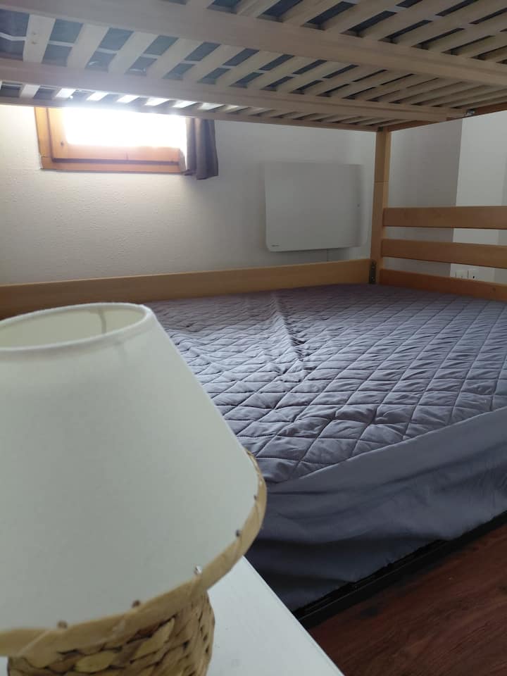 מיטה נמוכה 160x200