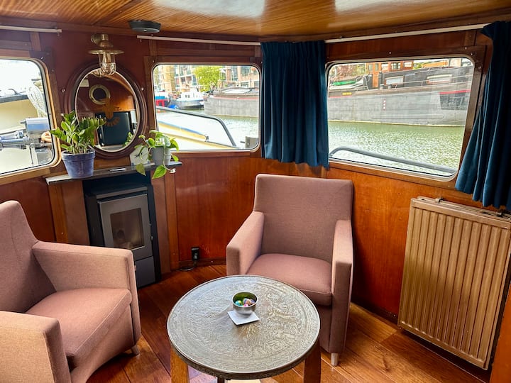 Sleepboot "Ingona" 1941 | Uniek Verblijf Voor 2 - Rotterdam