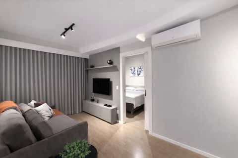 Successful Airbnb property: JH404 | Plot | 100% Air-Conditioned | Washer and Dryer in Paraná