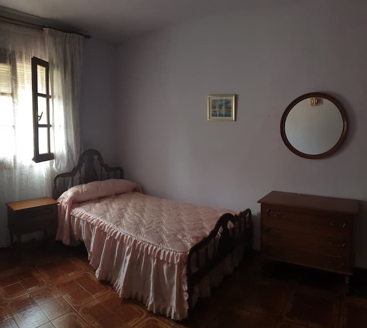 Habitación Bugambilla: Dos Camas Y Baño Compartido - Fuengirola
