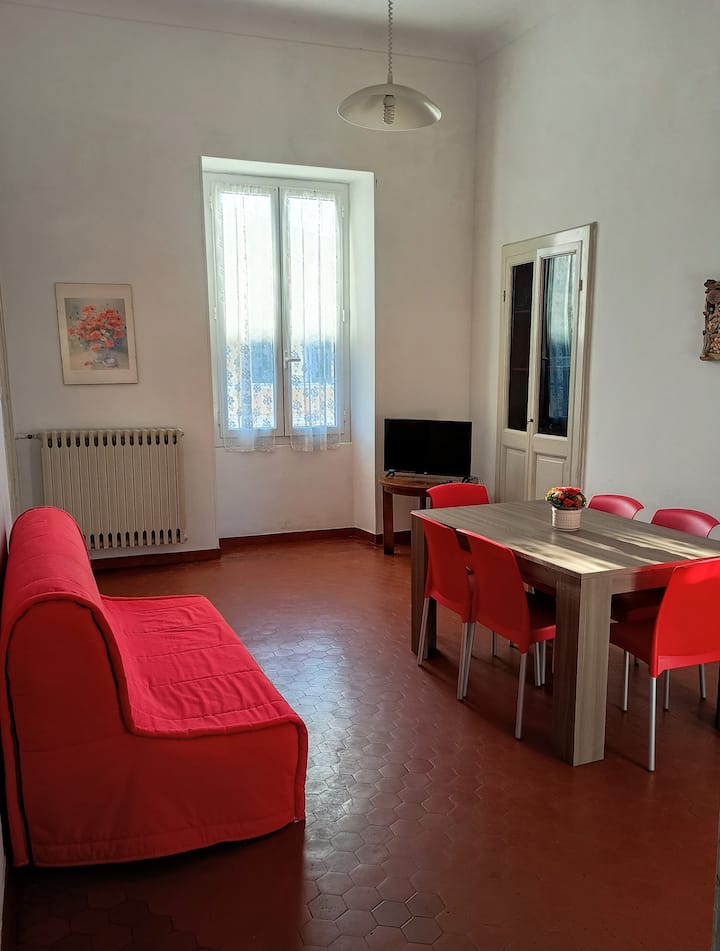 Centro Diano: 7 Posti Letto. Prezzo Imbattibile - Diano Marina