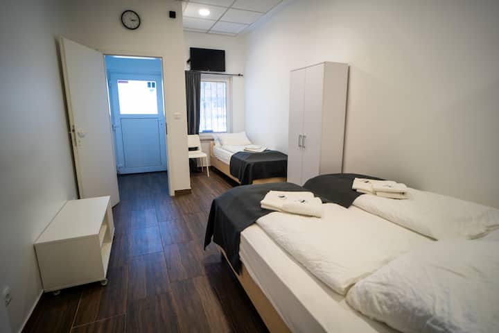 Studio With Terrace & Private Entrance - Maribor