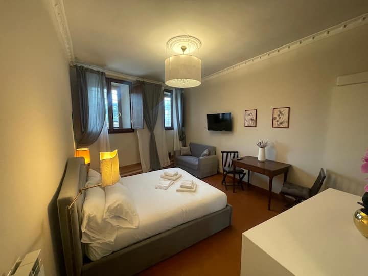 Appartamento Centralissimo Lungarno Alle Grazie - Florence