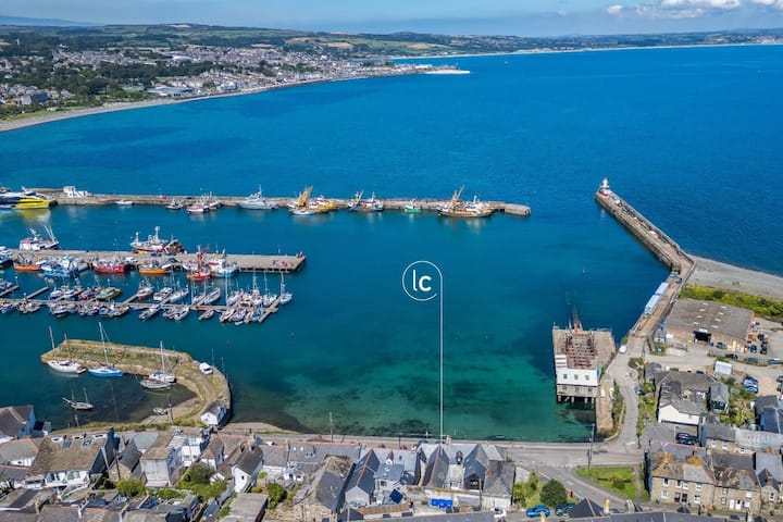 Harbour Watch Cottage - Newlyn Sea Views, Sleeps 6 - Marazion