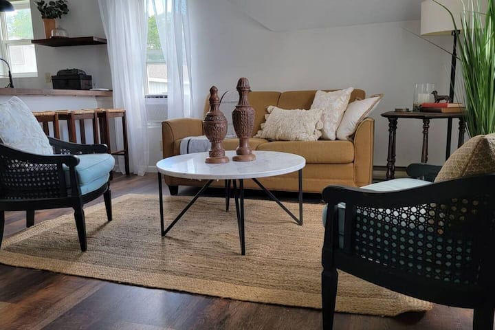 Modern Farmhouse Suite In Heart Of Wine Country - Lake Leelanau, MI