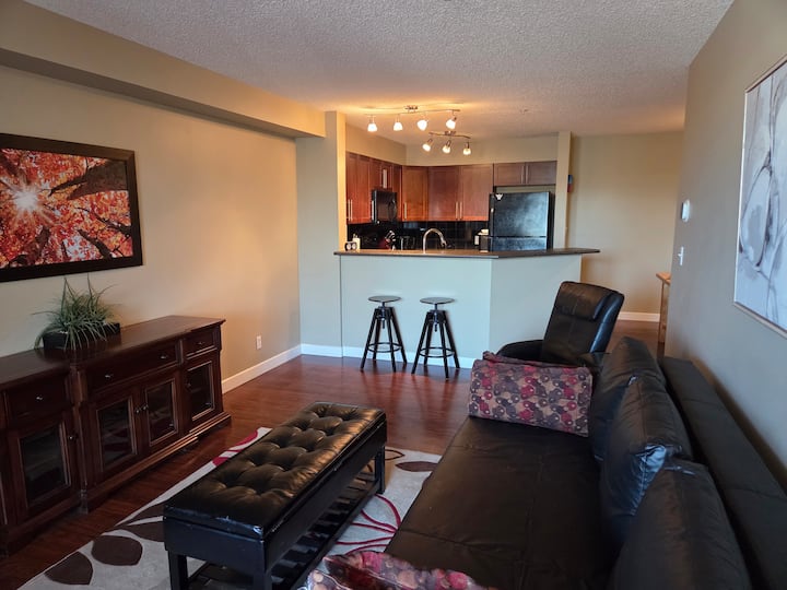 113 Comfortable Condo/fabulous Location/pool/beach - Invermere