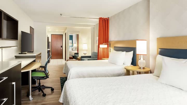 3 Bright & Cheerful Queen Studio Suites For Groups - Queens, NY