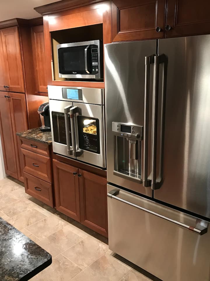 World Cup Rental - 5 Bedroom Home - The Lowell Folk Festival