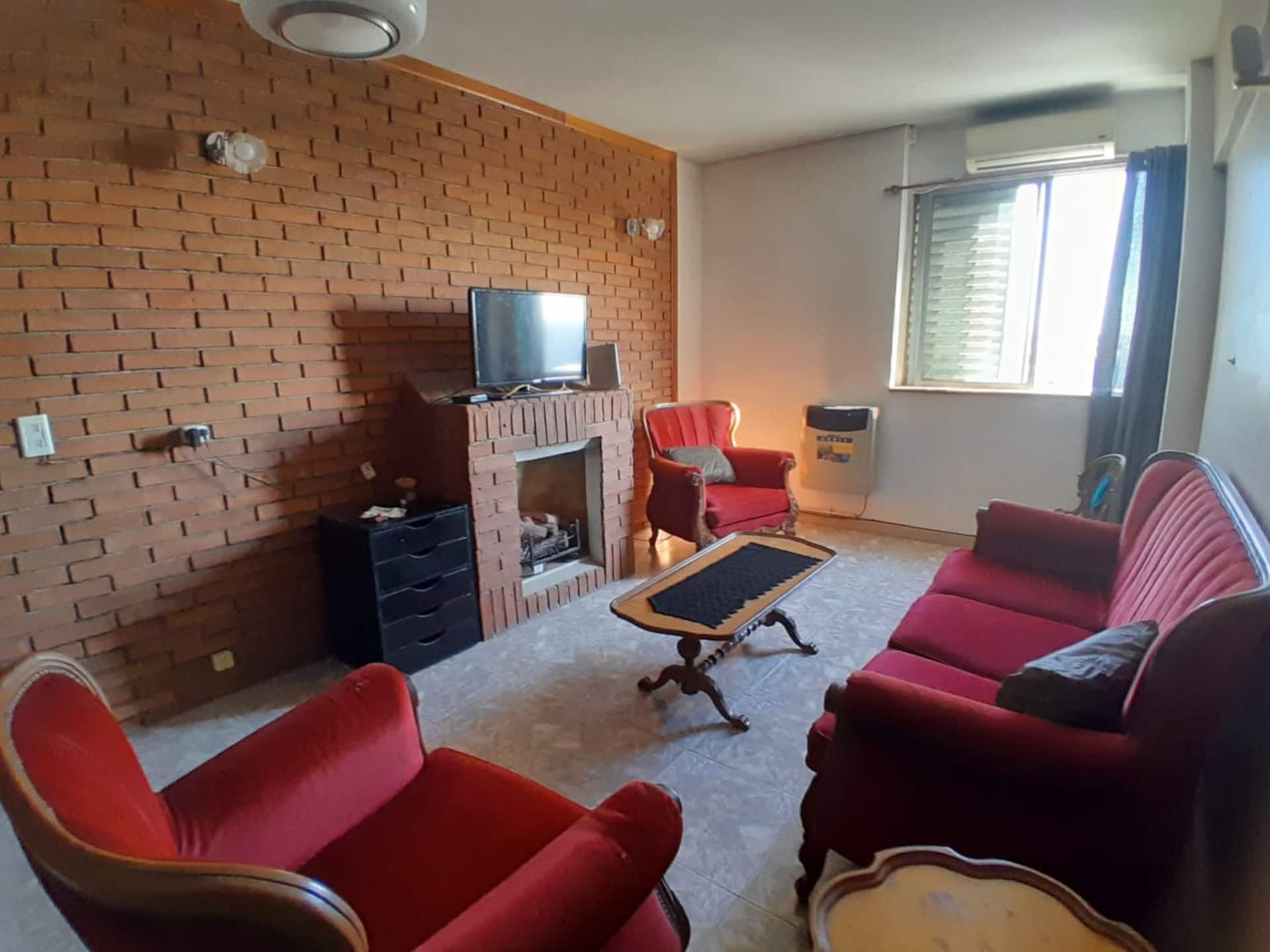 Spacious and bright 3-room apartment in Paternal