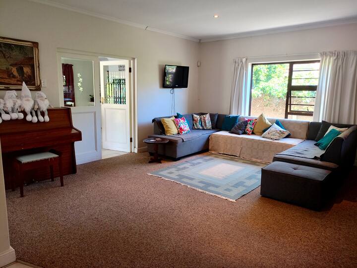Cozy Family Home With Garden And Braai - George - George