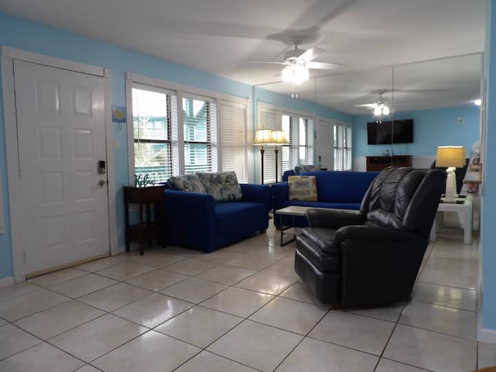 Gulf Shores - Sea Breeze 218 2/2 *Beach Access* - Gulf Shores, AL