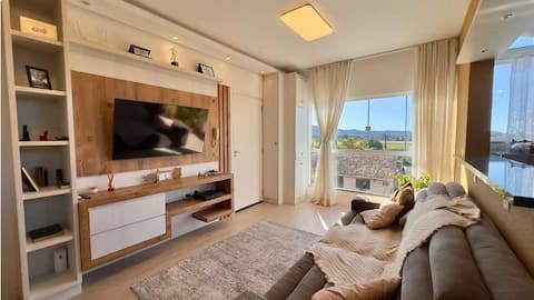 Top Airbnb: Fully equipped apt • 5m from airport • runway view in Navegantes