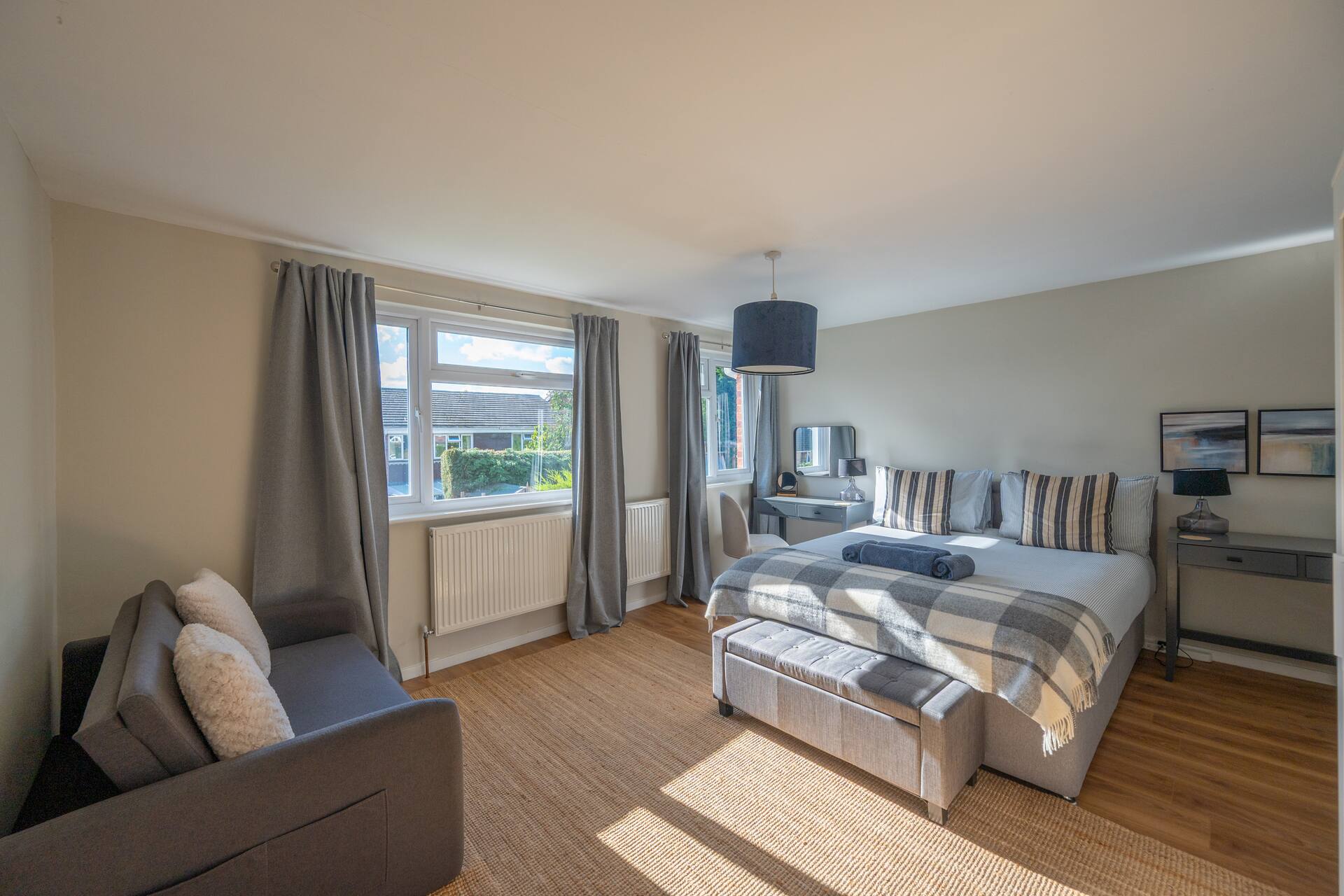 Cathedral House Lichfield | Sleeps 7 With Parking