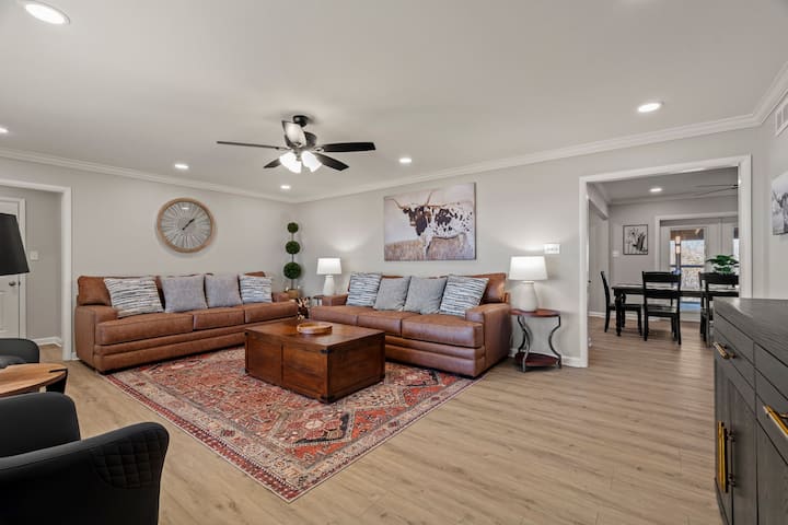 Cliff Dr-newly Remodeled 4br In Town W/ Game Room. - Fort Smith, AR