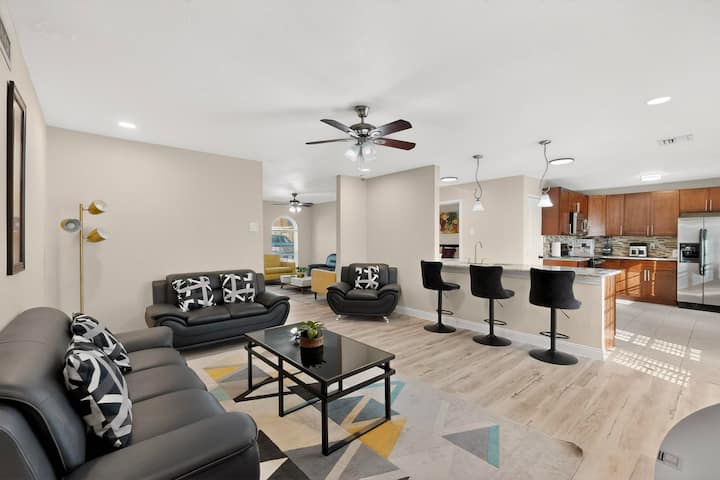 Family-friendly 4br / 2 Bath Home In Cedar Hill - Cedar Hill, TX