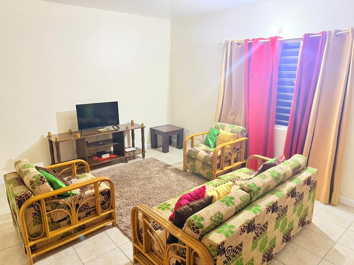 Cosy 2 Bedroom Tropical Green House In Montserrat - モントセラト