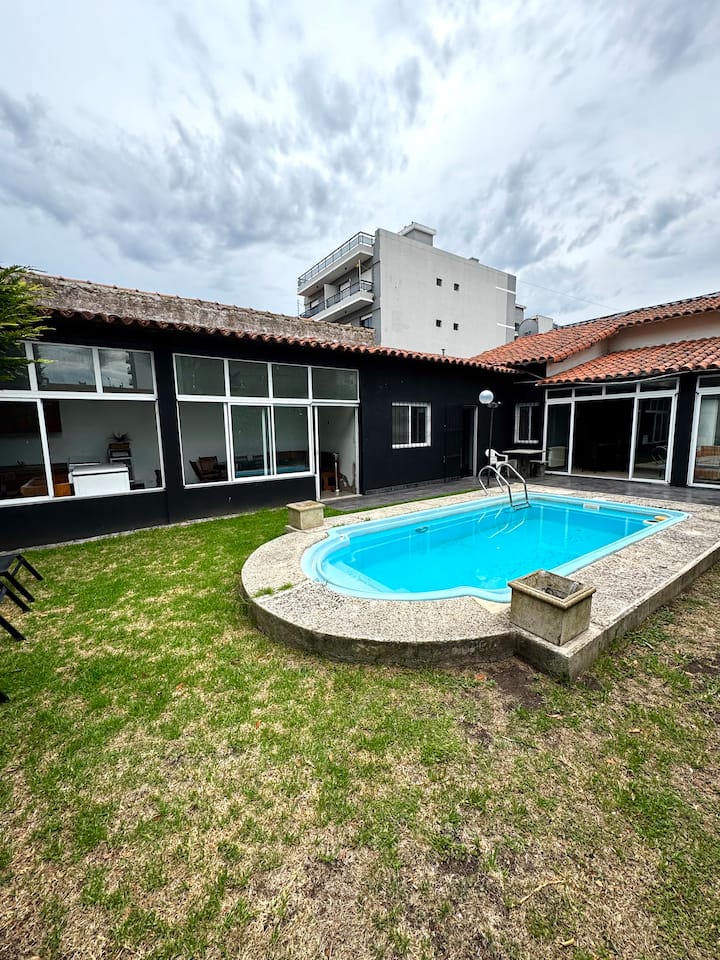 Casa Con Pileta En Mogotes - Mar del Plata