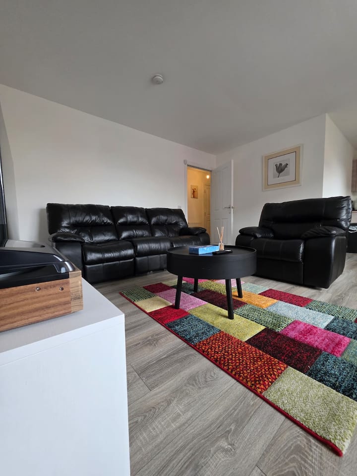 Stylish Parkside 2-bed Flat With Free Parking - Glasgow