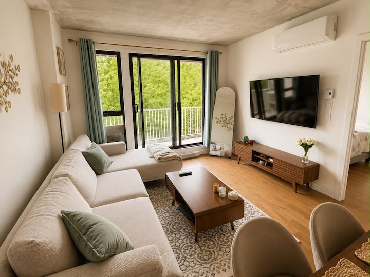 Modern Griffintown Condo | Downtown Montreal - Brossard