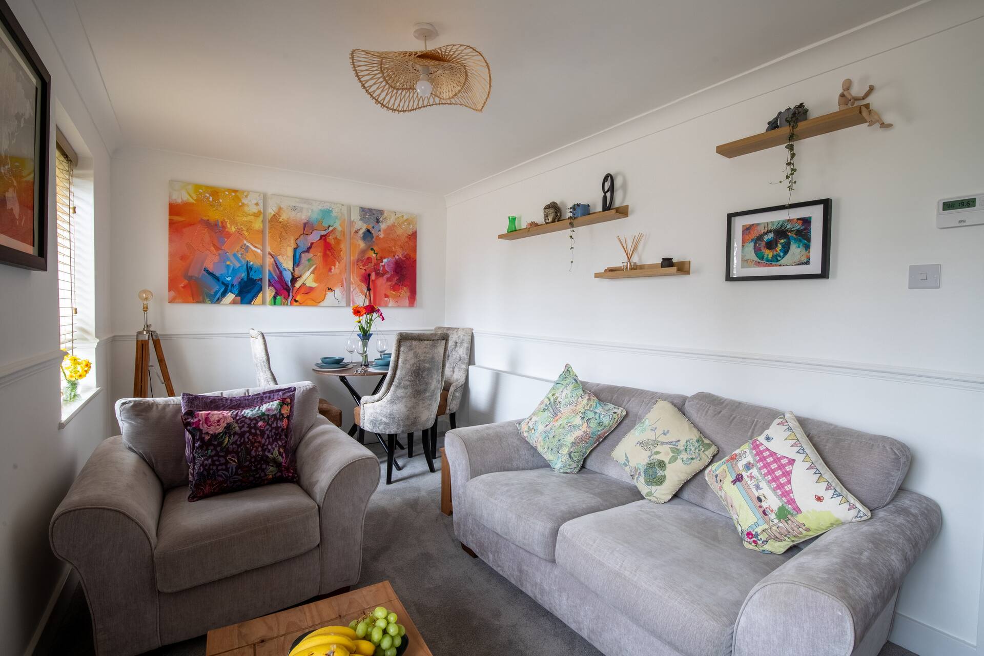 Cosy 2 bed apartment 5 min walk to town centre Perfect for contractors, business people or just having a weekend break