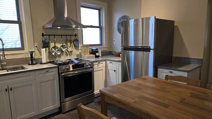 Great For Couples, Academics, Near Harvard - Boston, MA