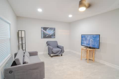 Top Airbnb: Studio in the middle of Golden Gate City in Golden Gate