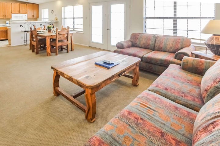 2bdr @ The Shores At Lake Travis Resort - Lago Vista, TX