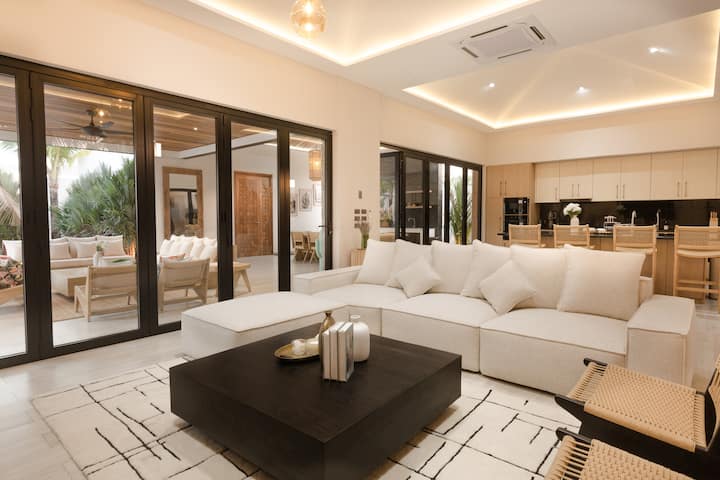 Superb Brand New 4 Bedrooms Villa @Chalong - Thailand