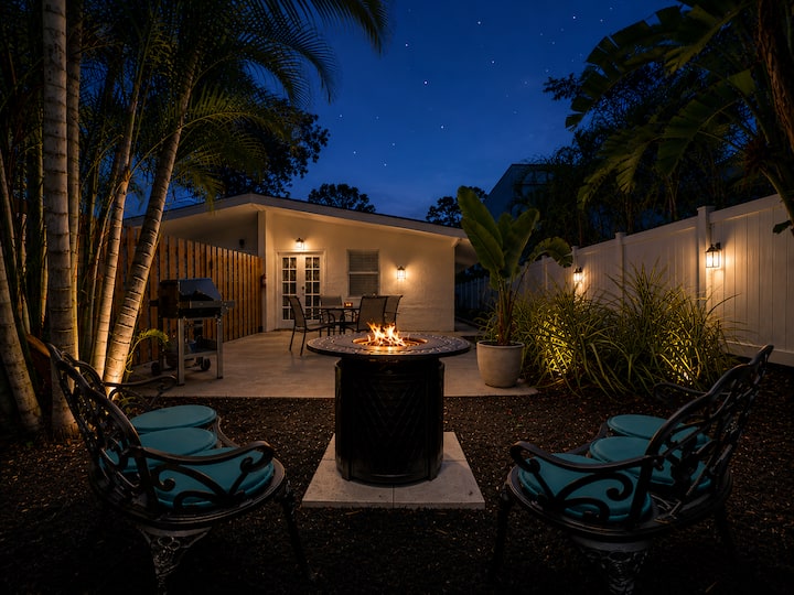 Tropical Oasis In Downtown Sarasota - Sarasota, FL