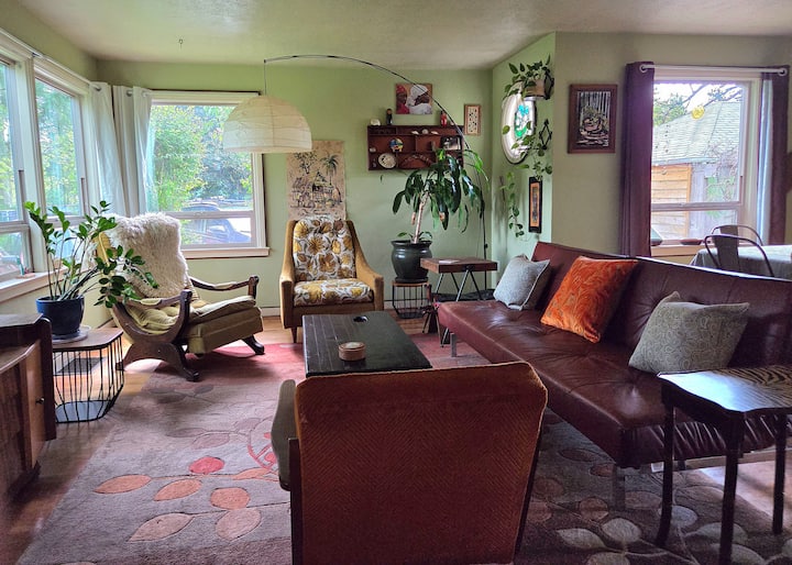 Fig Leaf Farm- 2 Bed/2 Bath Home W/ Game Room - ユージーン, OR