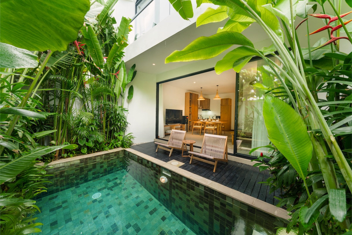 Villa in Umalas  · 2 bedrooms · 2 beds · 2.5 private baths, comparable Airbnb
