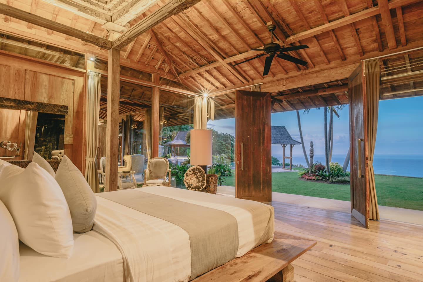 Sea-view joglo suite