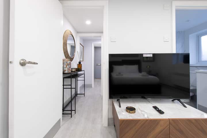 Woodford Luxe Studio | Direct Tube Access - Chingford