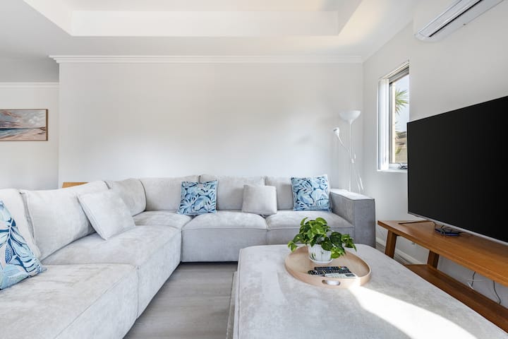 Amazing New Renovated Modern Comfort Metro Home - Joondalup