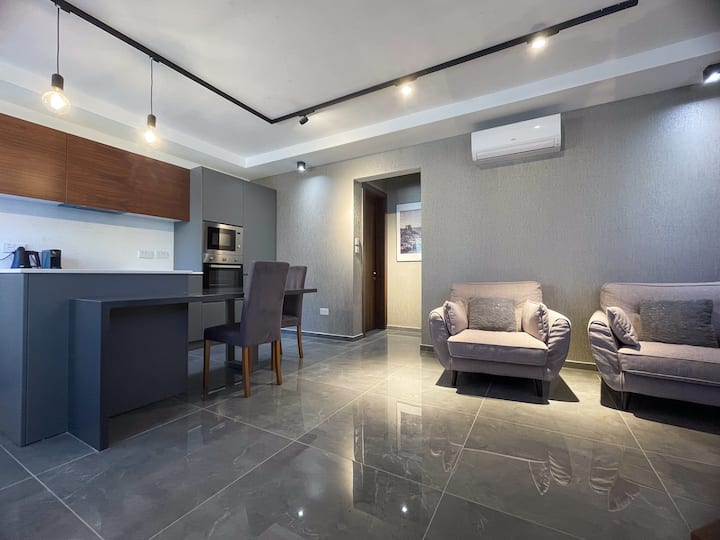 Designer 1br Apartment | Private Entrance - Malta