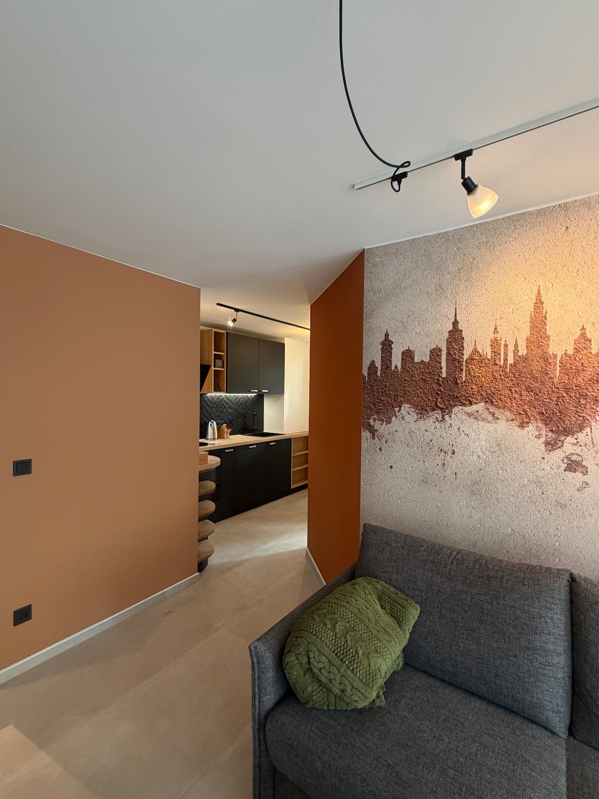 Quiet apartment with designer interior, garden and underground garage