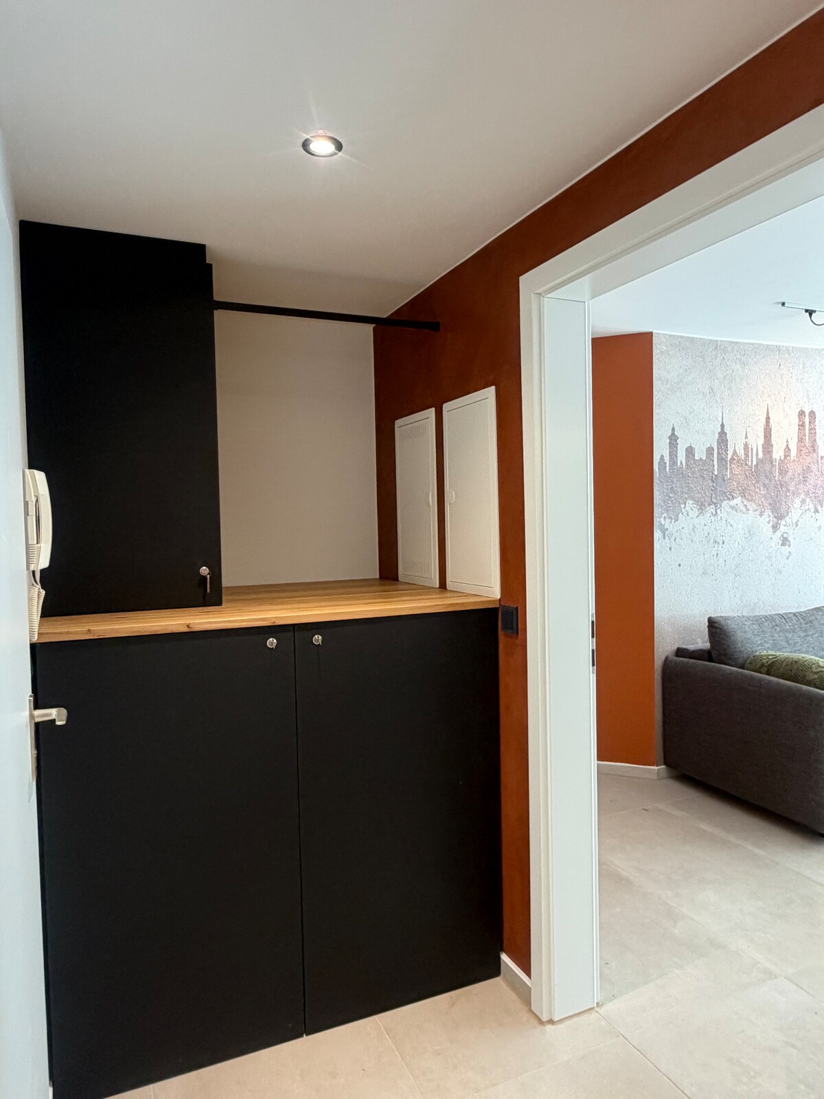 Quiet apartment with designer interior, garden and underground garage
