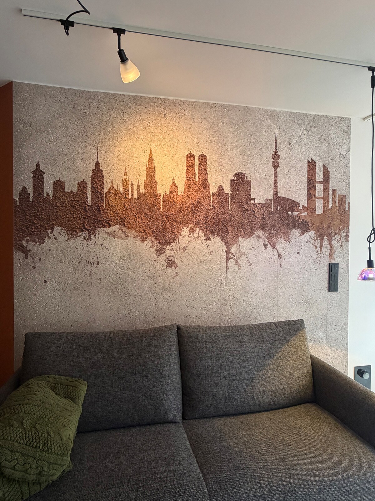 Quiet apartment with designer interior, garden and underground garage