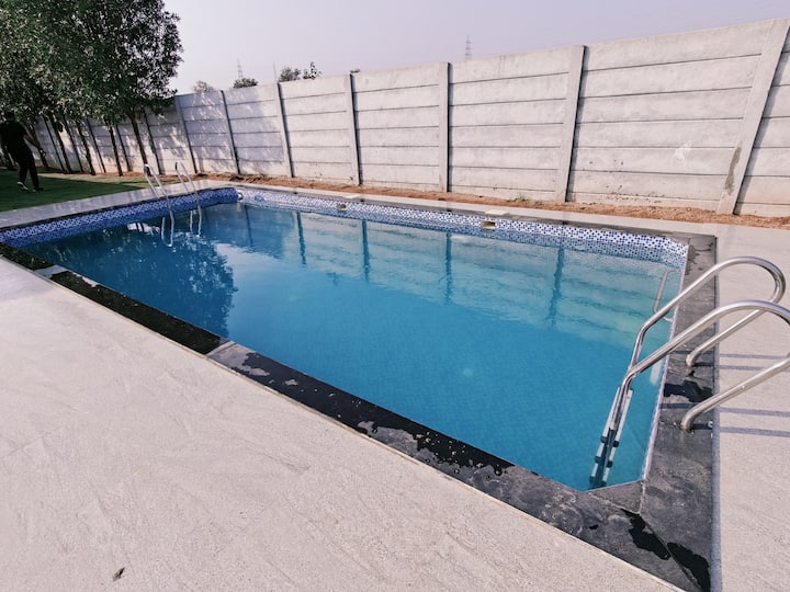 "Veda 3bhk Private Pool" Wooden Cottage - Hyderabad