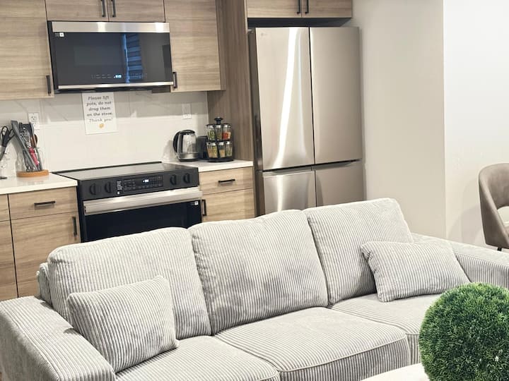 Cozy Haven! 1br King Size, Private Entrance - Ottawa