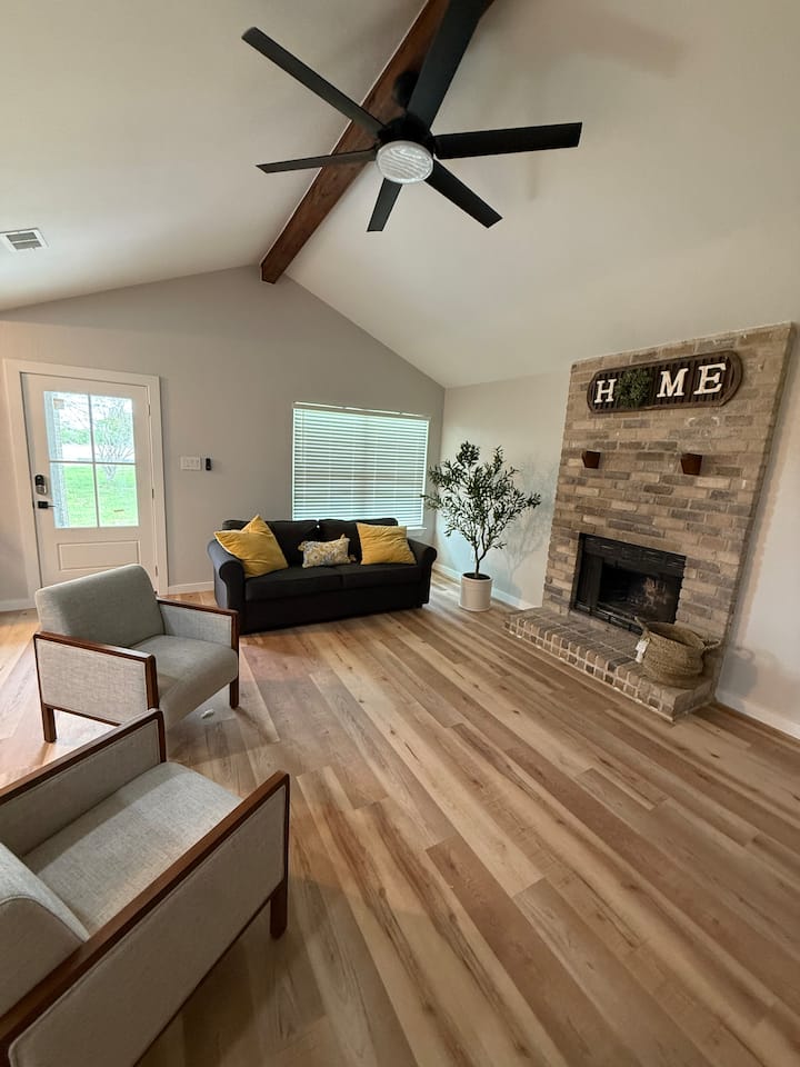 Opal Ln - Kyle, TX