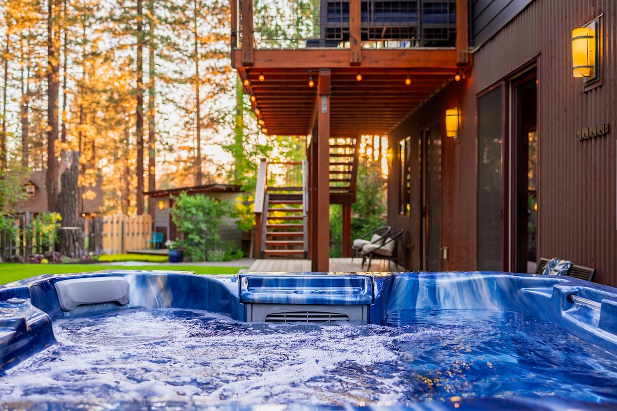 Pinecrest Retreat — view 3