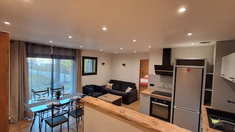 Successful Airbnb property: (NEW) Spacious apartment 4 people +parking+garden in Bourg Saint Maurice