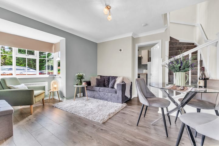 Charming House • Great Location • Free Parking - Milton Keynes