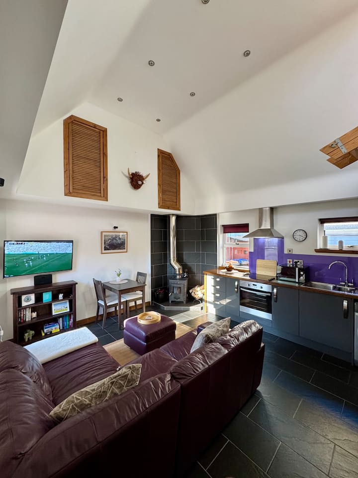 Cosy Cairngorms Cottage | Wood Burner & Walks - Ballater