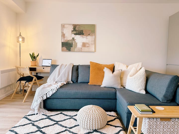 Stylish & Serene | Sunlit Seaview City Breakaway - Hove