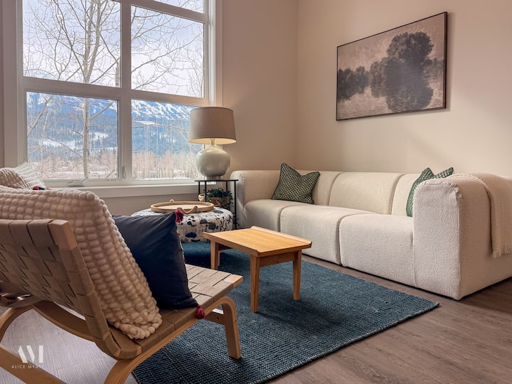 Dogtooth View Penthouse - Central, Pet Friendly - Golden